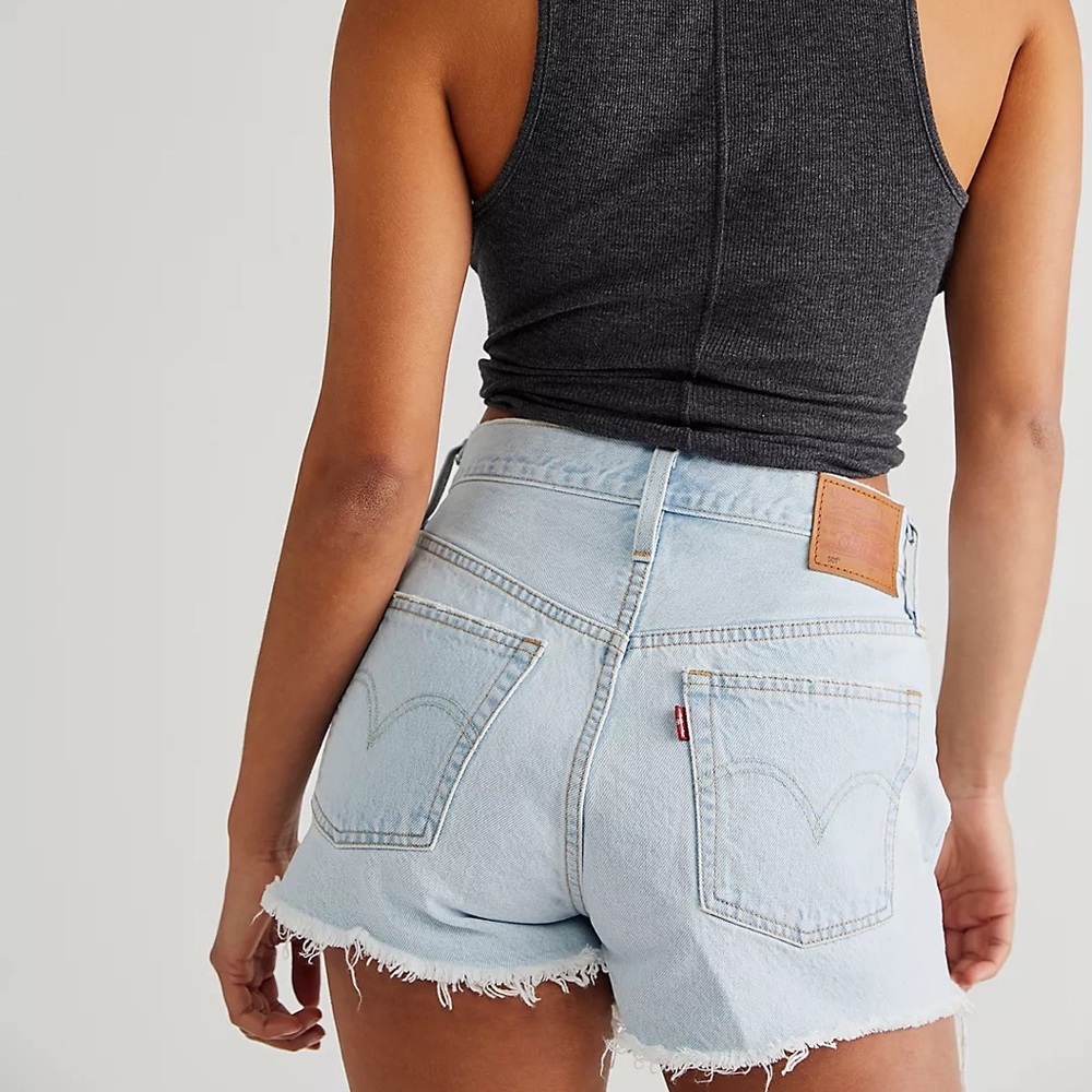 LEVIS 501 Light Washed Light Distressed Shorts SZ 27